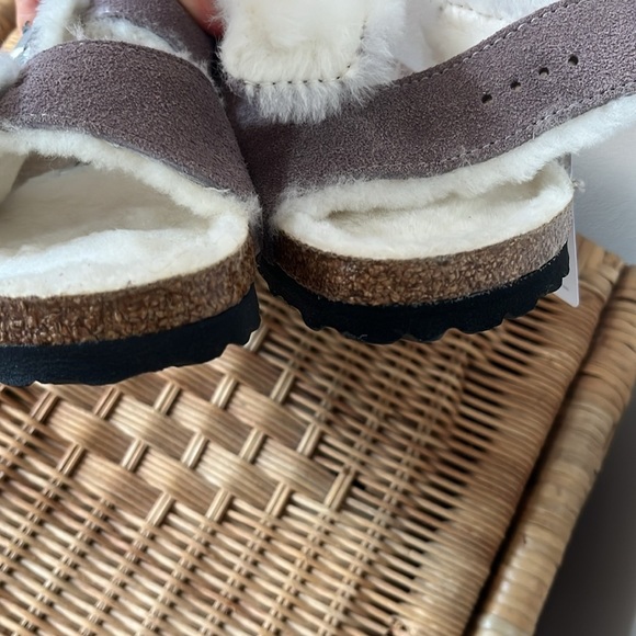 Free People x Birkenstock Arizona Shearling Suede Leather Sandals Sz 7 NWT - Picture 10 of 15